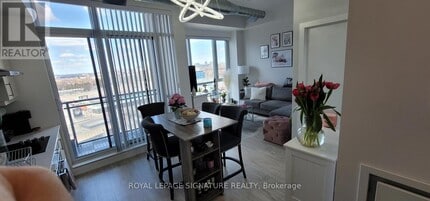 75 The Donway W in Toronto, ON - Building Photo - Building Photo