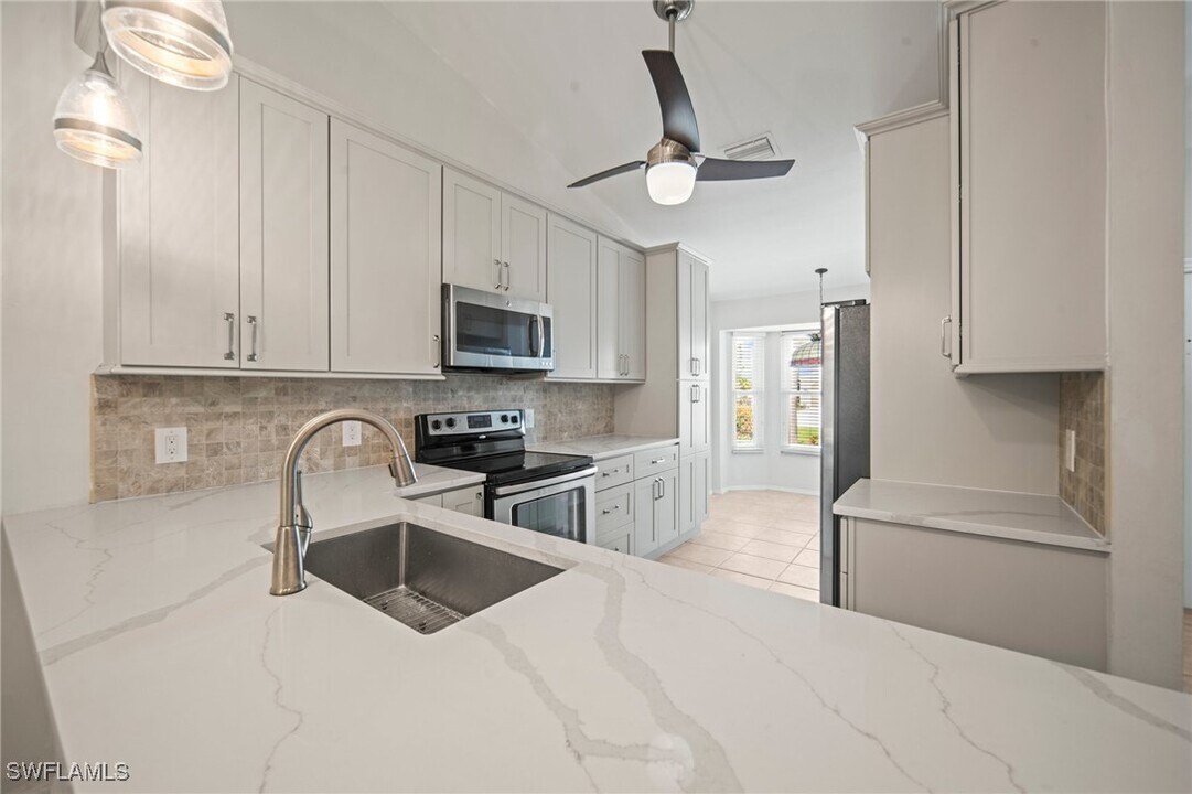 13230 Heather Ridge Loop in Ft. Myers, FL - Building Photo