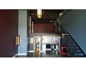 950 Broadway-Unit -30 in Chelsea, MA - Foto de edificio - Building Photo
