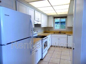 217 Debby Ct in Largo, FL - Foto de edificio - Building Photo