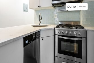 20 Avenue A Ave in New York, NY - Building Photo - Building Photo