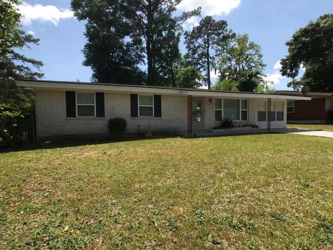421 Barnhill Dr in Savannah, GA - Building Photo - Building Photo