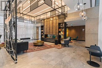 251 Manitoba St in Toronto, ON - Building Photo - Building Photo