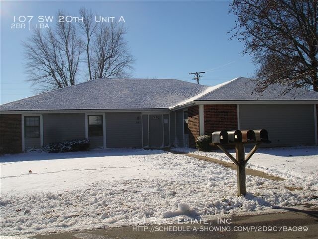 107 SW 20th St in Oak Grove, MO - Building Photo