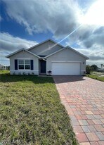 5215 Butte St in Lehigh Acres, FL - Building Photo