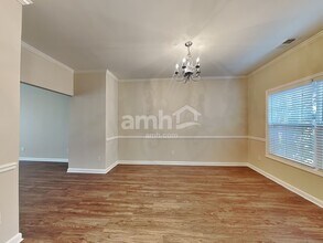 17 Brookvalley Ct W in Dallas, GA - Foto de edificio - Building Photo