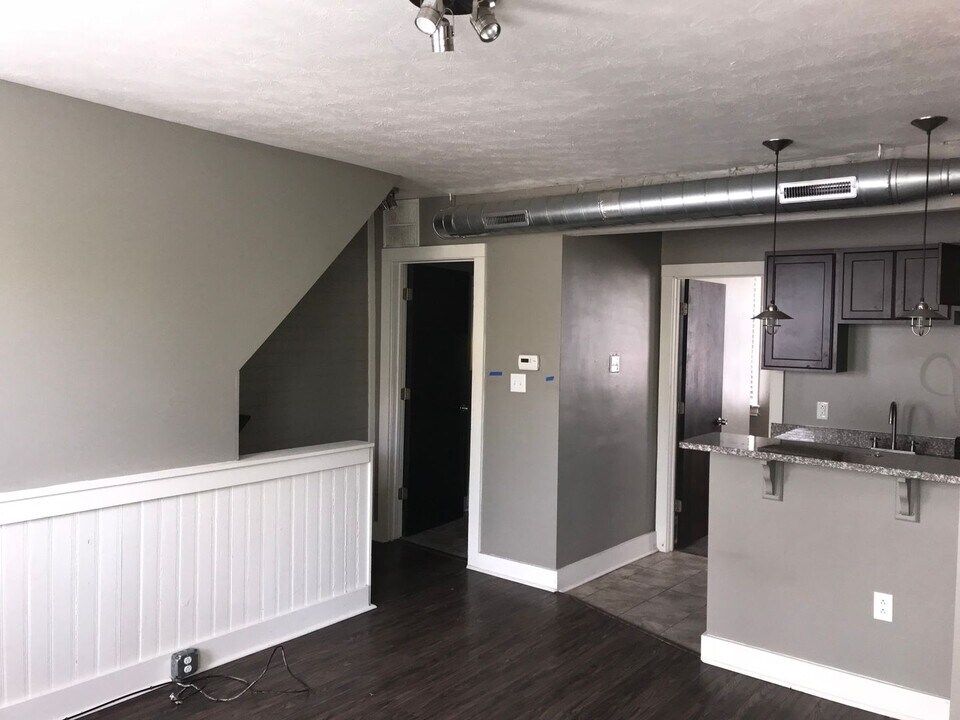 19 Kosciusko Way in Pittsburgh, PA - Building Photo