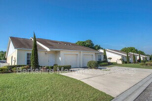 1106 Brook Meadow Dr in Lakeland, FL - Building Photo