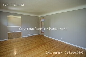 4921 E 93rd St in Garfield Heights, OH - Building Photo - Building Photo