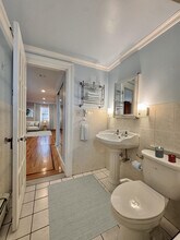 211 Pavonia Ave, Unit B in Jersey City, NJ - Foto de edificio - Building Photo