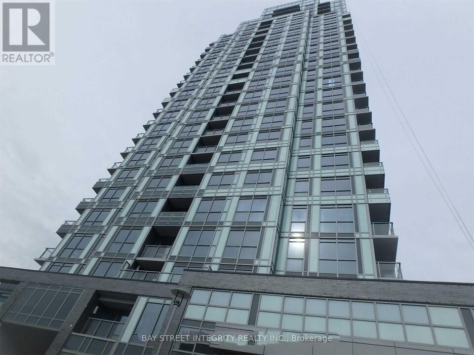 18-1918 Graydon Hall Dr in Toronto, ON - Building Photo
