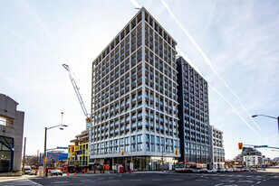 2020-2020 Bathurst St in Toronto, ON - Building Photo