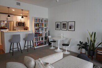 1780 N Washington St, Unit 205 in Denver, CO - Building Photo - Building Photo