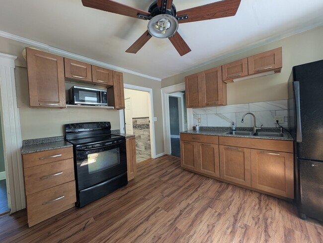 34 High St in Torrington, CT - Building Photo - Building Photo