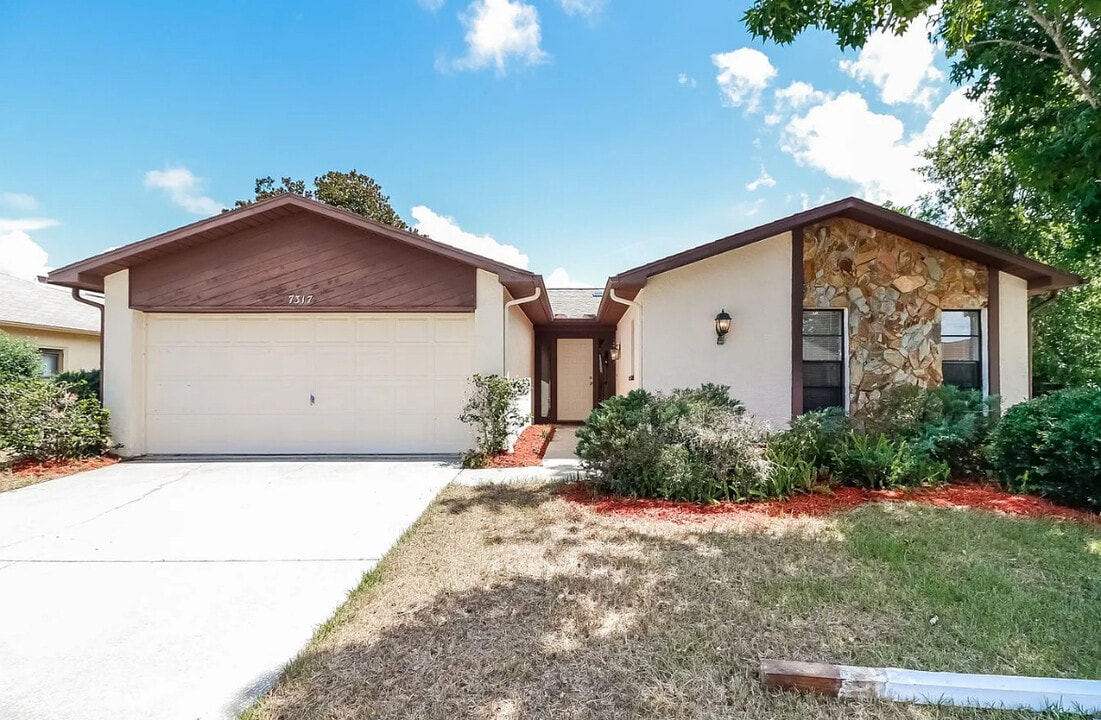7317 Bramblewood Dr in Port Richey, FL - Building Photo
