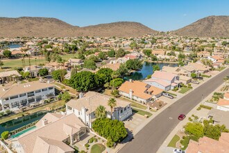 5820 W Del Lago Cir in Glendale, AZ - Building Photo - Building Photo