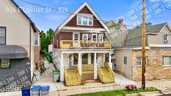 926 E Locust St in Milwaukee, WI - Building Photo - Building Photo
