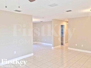 19740 SW 87th Pl in Cutler Bay, FL - Foto de edificio - Building Photo