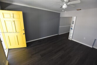 703 N 5th St-Unit -2 in Lantana, FL - Building Photo - Building Photo