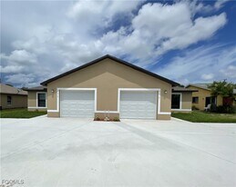 533 SE 6th Pl in Cape Coral, FL - Building Photo