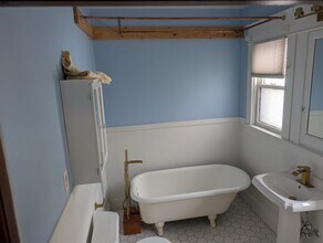 601 Crescent Ave, Unit 4 in Ellwood City, PA - Foto de edificio - Building Photo