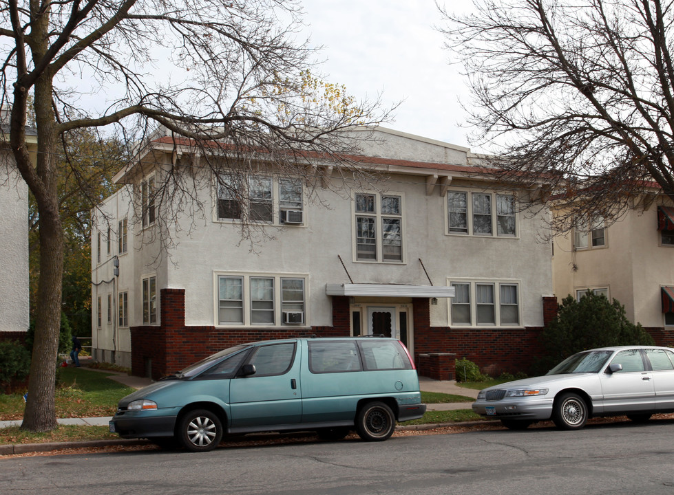 3927-3929 Chicago Ave in Minneapolis, MN - Building Photo