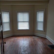 149 Cedar St, Unit #2 in Wellesley, MA - Foto de edificio - Building Photo