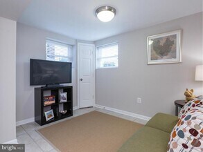 318 Farragut St NW, Unit B in Washington, DC - Building Photo - Building Photo
