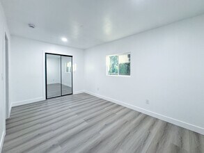 811 W Oliver St in Los Angeles, CA - Building Photo - Building Photo