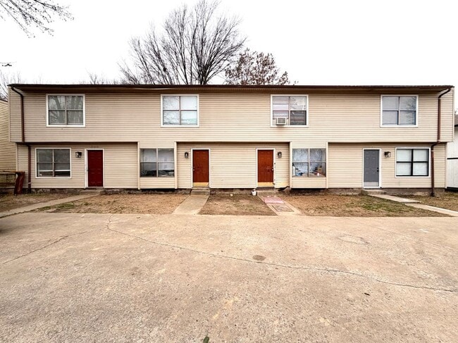 531 N Betty Jo Dr in Fayetteville, AR - Foto de edificio - Building Photo
