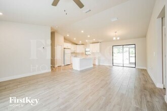 6138 Humboldt Ave in Ft. Myers, FL - Building Photo - Building Photo