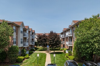 Forest View in Avenel, NJ - Foto de edificio - Building Photo