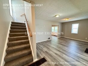 1591 Bauer Blvd in Akron, OH - Building Photo - Building Photo