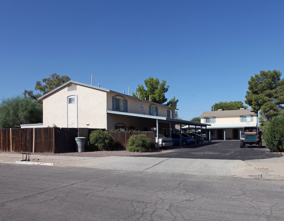 2123-2133 N Madelyn Cir in Tucson, AZ - Foto de edificio