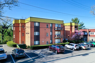 Royal Arms Apartments in Glenshaw, PA - Building Photo - Primary Photo