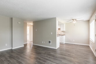 The Stonecreek Duplexes in Salem, OR - Building Photo - Interior Photo