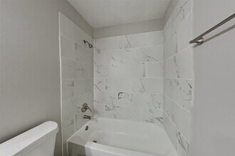 19415 Juniper Vale Cir in Houston, TX - Building Photo - Building Photo