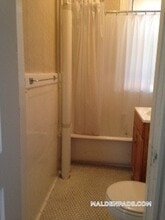 17-19-19 Washington St S, Unit 305 in Malden, MA - Building Photo - Building Photo