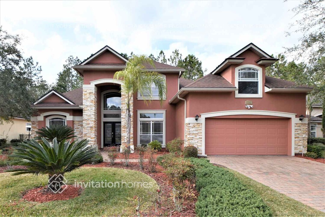 1260 Harbour Town Dr in Orange Park, FL - Foto de edificio