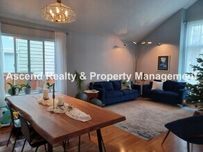 22923 SW Hosler Way in Sherwood, OR - Building Photo - Building Photo