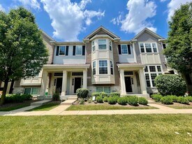 2889 Henley Ln in Naperville, IL - Building Photo