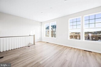 42508 Invergordon Ter in Sterling, VA - Building Photo - Building Photo