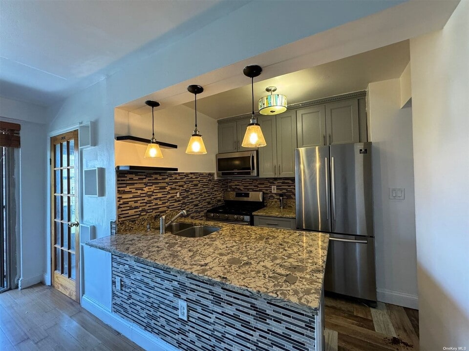 1065 Vermont St-Unit -5G in Brooklyn, NY - Building Photo