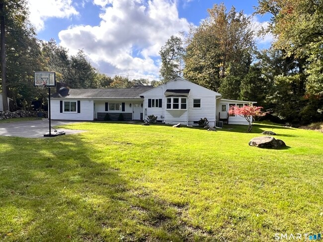 267 Thunder Hill Dr in Stamford, CT - Building Photo - Building Photo