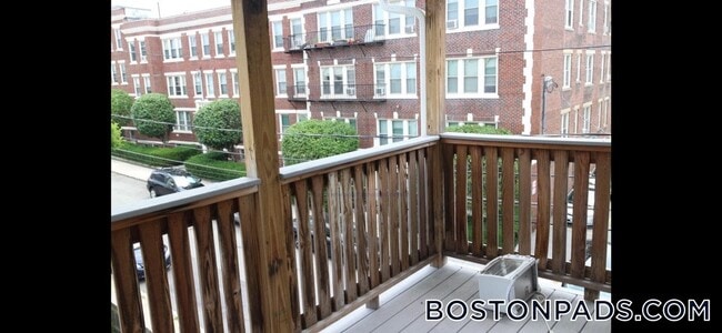 21 Colborne Rd, Unit 3 in Boston, MA - Foto de edificio - Building Photo