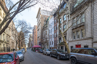 18 E 81st St in New York, NY - Building Photo - Building Photo