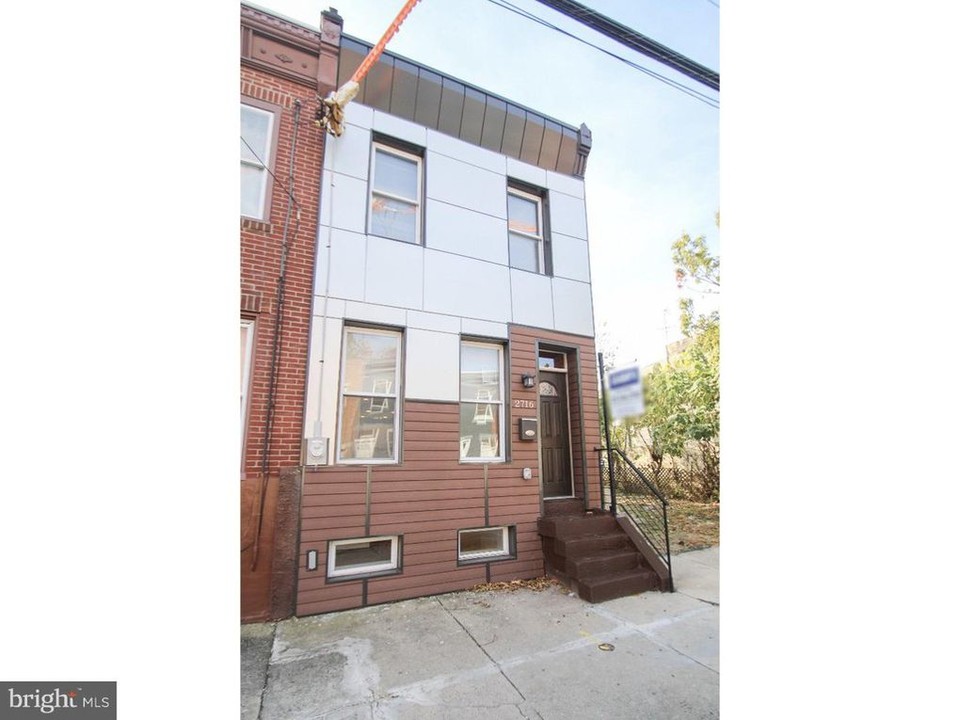 2716 Wharton St, Unit 32 in Philadelphia, PA - Building Photo