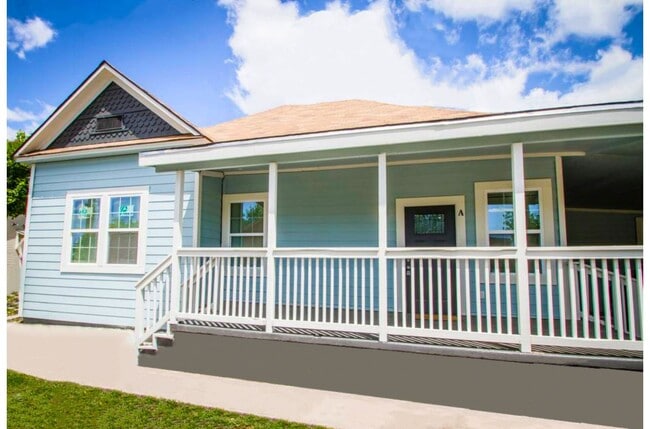 121 Douglas Way St in San Antonio, TX - Building Photo - Building Photo