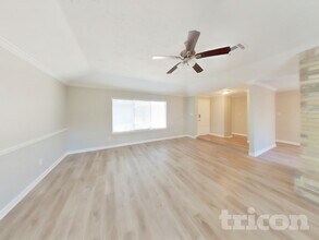 17526 Jolly Boat Dr in Crosby, TX - Foto de edificio - Building Photo