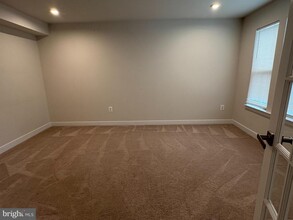 8711 Shady Pines Dr in Frederick, MD - Building Photo - Building Photo
